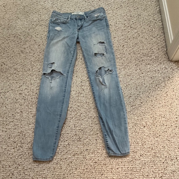 Abercrombie & Fitch Denim - Abercrombie & Fitch women’s distressed skinny jeans Size 0